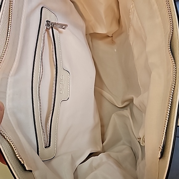 BCBG Paris Shoulder Purse with extra long strap. Zippered closure, Cream color. - Picture 4 of 11